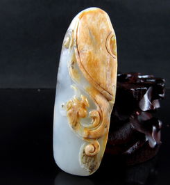 老師你好 請幫忙看看我的 這三塊和田玉的料子 羅甸白玉 青海白玉山料 俄羅斯籽料