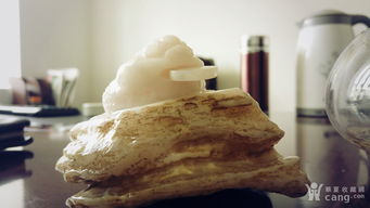 青海戈壁灘撿的昆侖玉手工雕刻玉金蟾