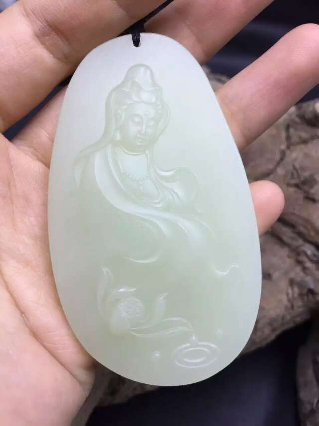 四塊玉石,圖片 1 ,2,3, 是俄料 , 4是青海料,.