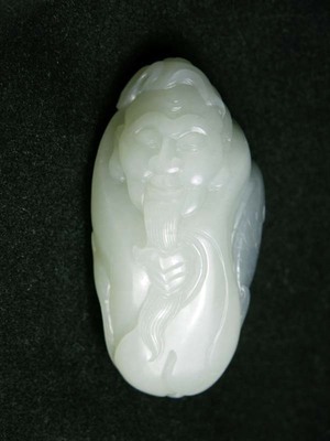 岳工是和田玉嗎? (不會(huì)是俄料貨是青海料吧) 是子料嗎?雕工如何?