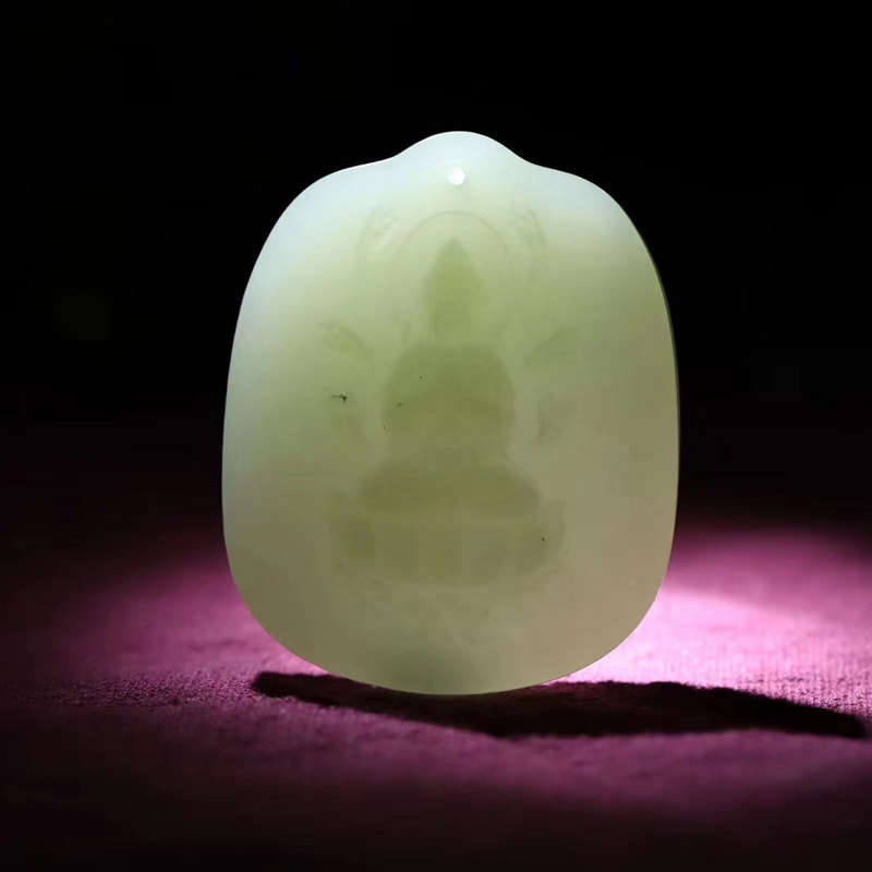天然新疆和田玉玉器供應(yīng)鏈青海料老料冰晴水玉石千手觀音吊墜掛件