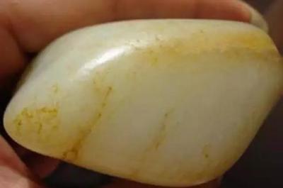 玉石收藏家必看:和田玉籽料價格定位全解析